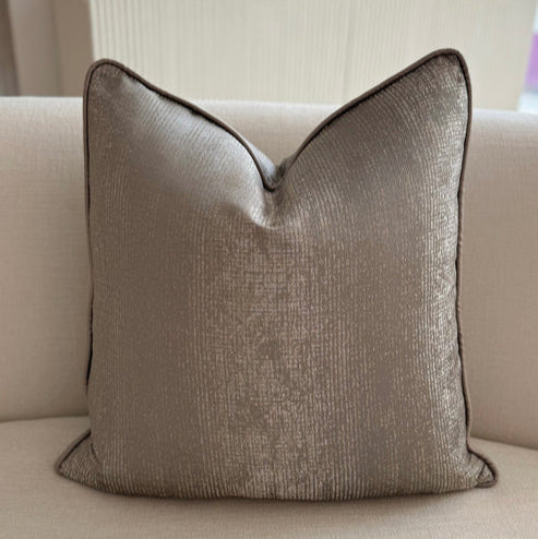 Cartia Cushion