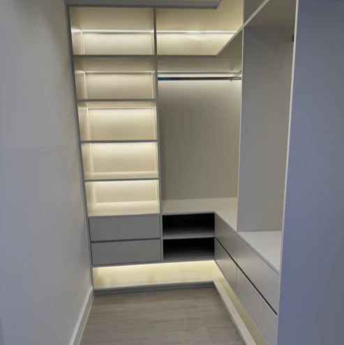 Quinn Wardrobe
